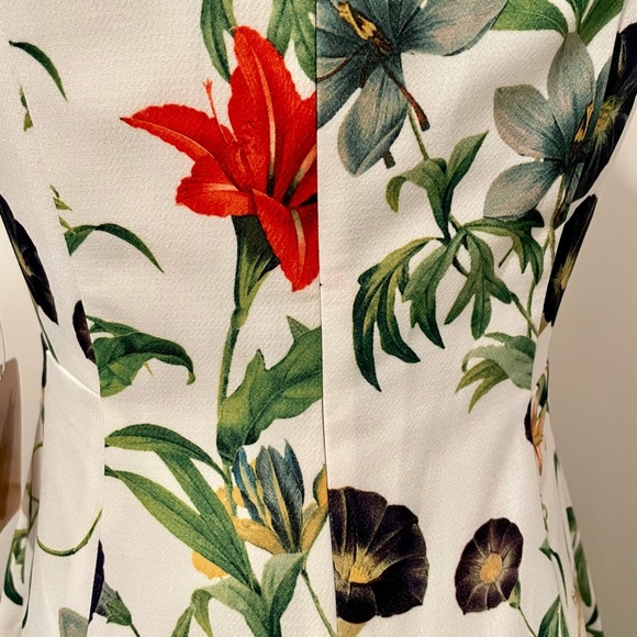 NWT Forever 21 Contemporary floral dress - Picture 7 of 9